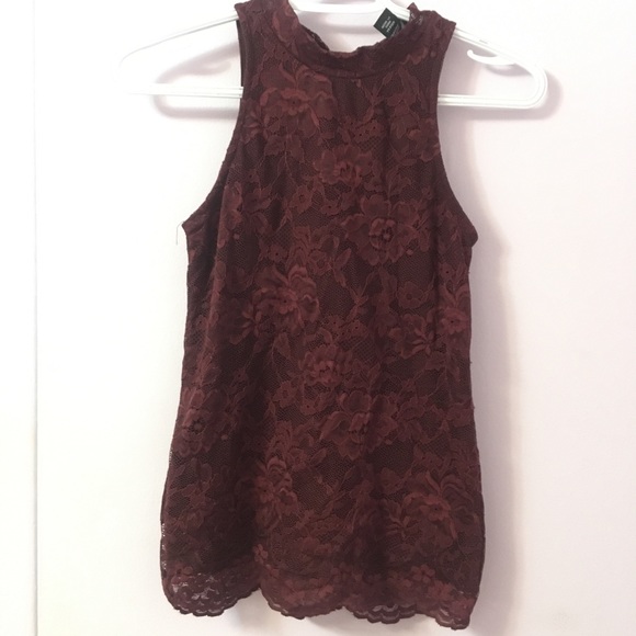 Lacy maroon sleeveless top - Picture 2 of 2